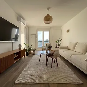 Dashing Oasis Apartment