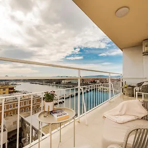 Urban Luxury Apartment