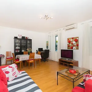 apartment-lovre.splithotels.org/